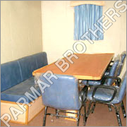 ऑफिस केंद्र टेबल