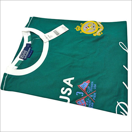 गोल गले की टी शर्ट