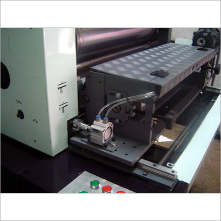 यूवी कोटिंग मशीन एडैस्ट डोमिनेंट