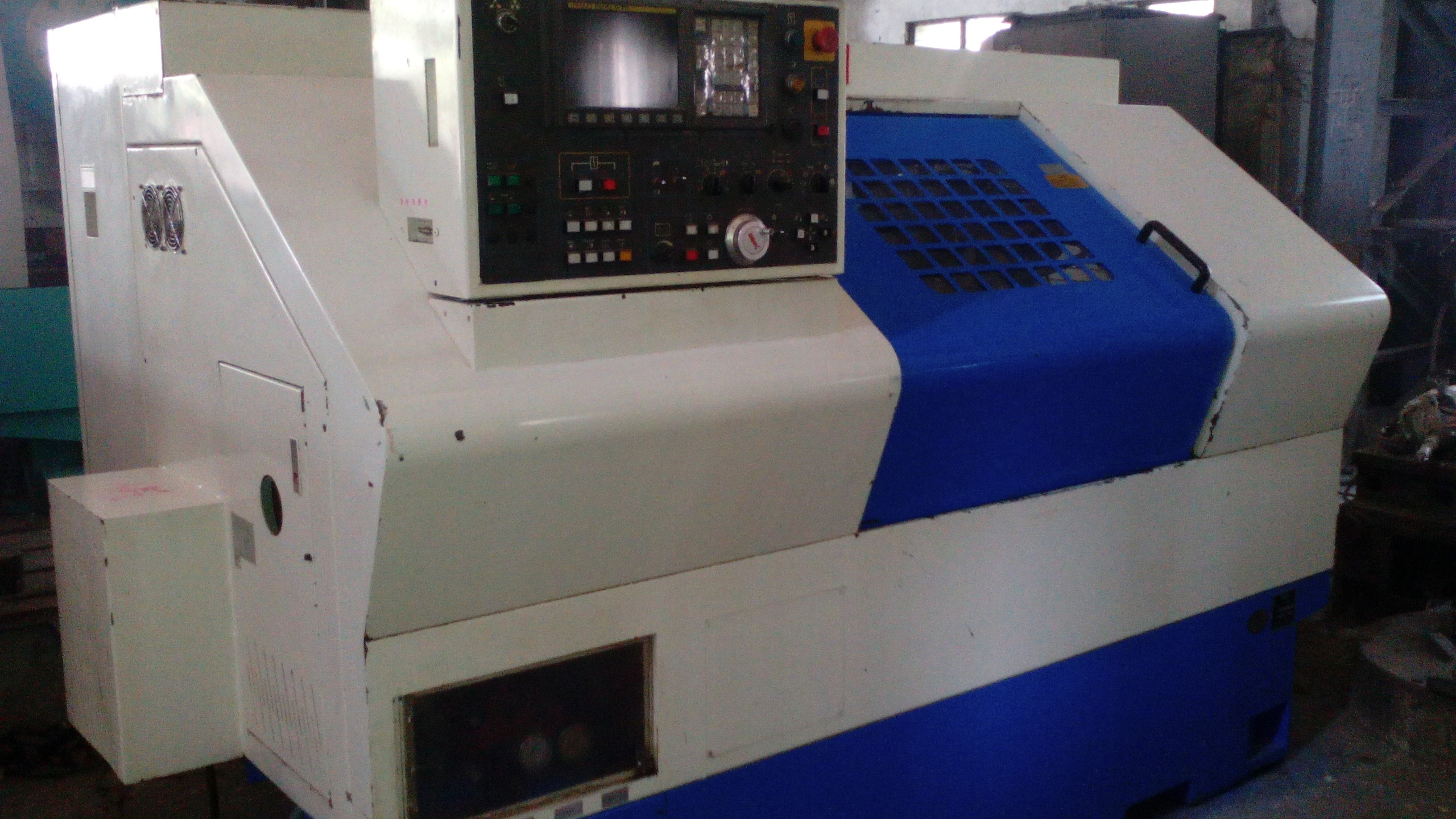 Yang Turning Center - 250mm Chuck, 700mm X/z Travel, Fanuc Controller | 0.015mm Accuracy, 8-station Turret, Chip Conveyor, Coolant Tank, Lm Guideways, Tailstock, 20kw Power