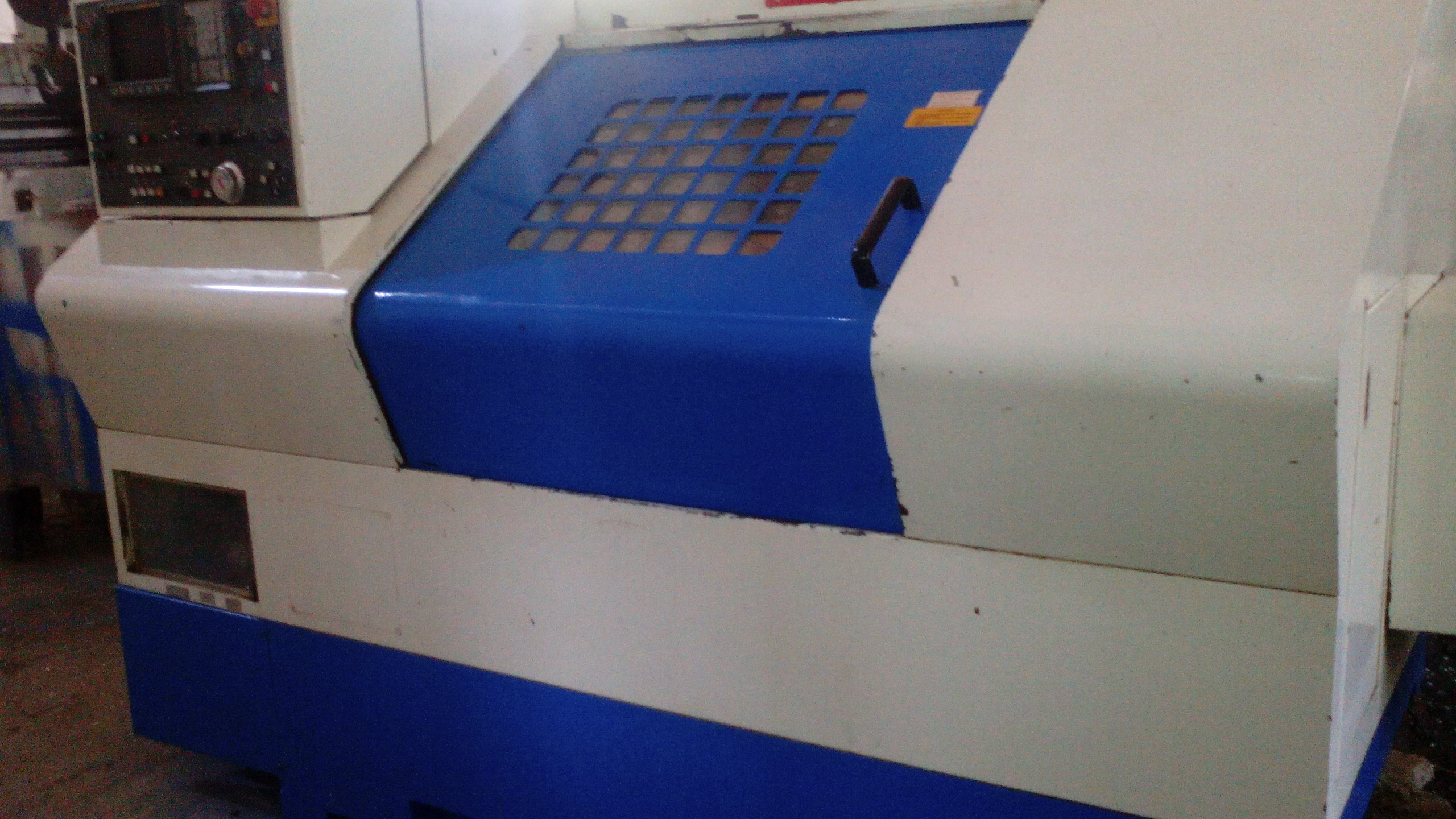 Yang Turning Center - 250mm Chuck, 700mm X/z Travel, Fanuc Controller | 0.015mm Accuracy, 8-station Turret, Chip Conveyor, Coolant Tank, Lm Guideways, Tailstock, 20kw Power