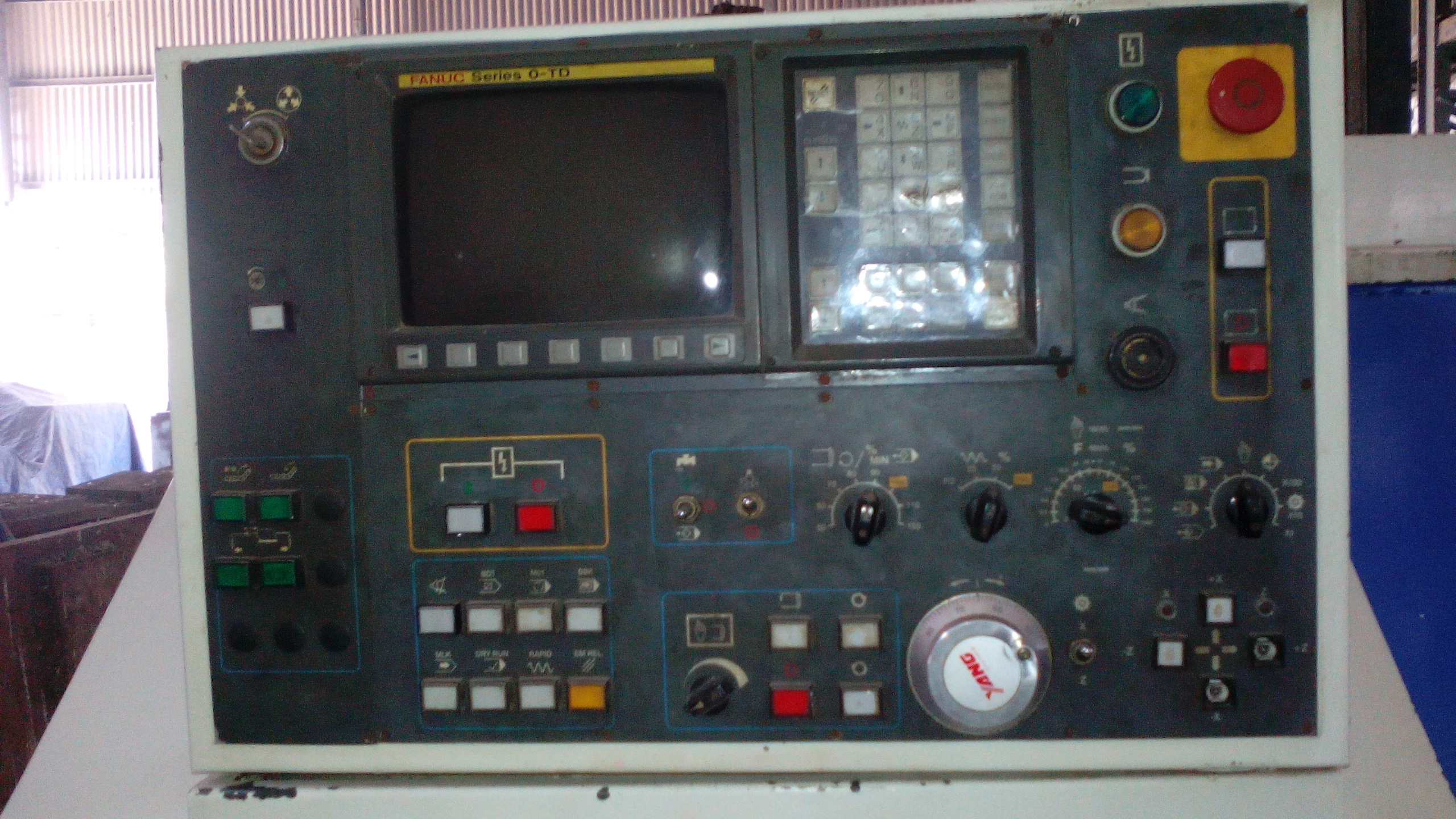 Yang Turning Center - 250mm Chuck, 700mm X/z Travel, Fanuc Controller | 0.015mm Accuracy, 8-station Turret, Chip Conveyor, Coolant Tank, Lm Guideways, Tailstock, 20kw Power