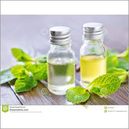 अल्फा पिनिन आवश्यक तेल