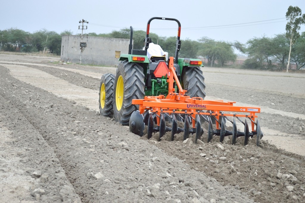 Compact Model Disc Harrow