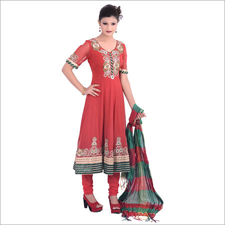 लाल अनारकली सूट