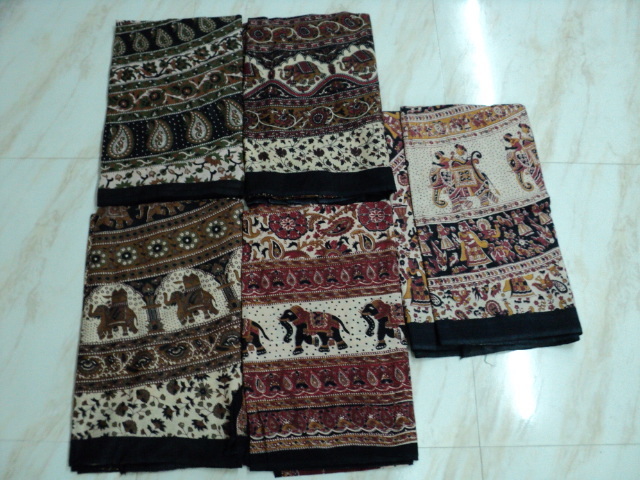 Classic Indian Prints Tapestry Bedsheets - 100% Cotton, 140x240 Cm | Multicolor Stripe Design For Home Use