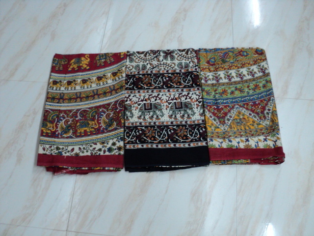 Classic Indian Prints Tapestry Bedsheets - 100% Cotton, 140x240 Cm | Multicolor Stripe Design For Home Use