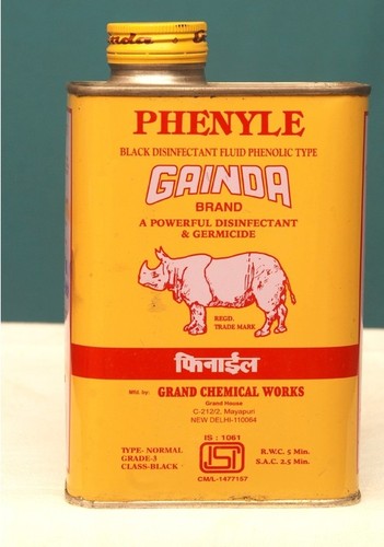 फिनाइल काला तरल