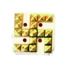 पॉलिएस्टर एसीपी पिरामिड स्वास्तिक - गोल्डन