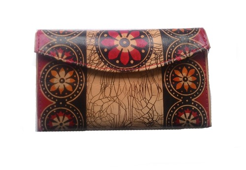 लेदर महिला पर्स