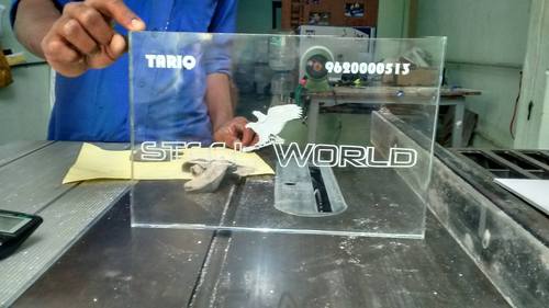 ग्लास लेजर कटिंग सर्विसेज