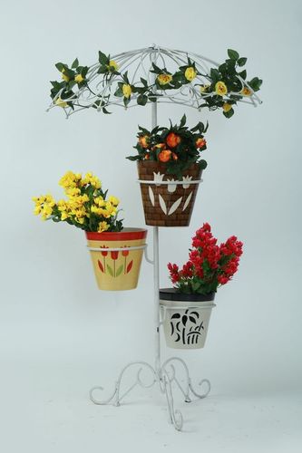 बाहरी फूलों के गमले का स्टैंड