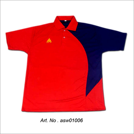 हाफ स्लीव एथलेटिक टी-शर्ट