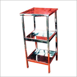 अस्पताल के बेड साइड टेबल