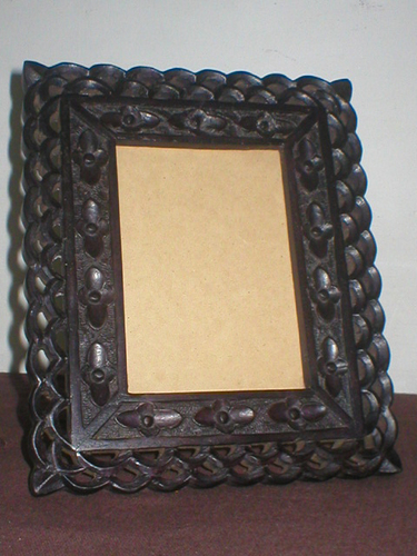 Wooden Photo Frame - Polished Wood Finish, Intricately Carved Design, Customizable Sizes & Colors - Ideal for Arts And Crafts Décor
