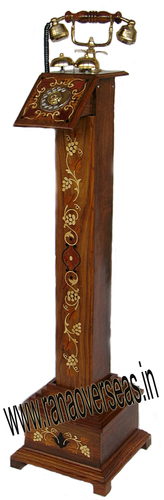 पॉलिश किए गए लकड़ी के टेलीफोन