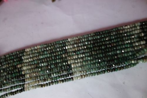 राउंड ब्रिलिएंट कट एमराल्ड