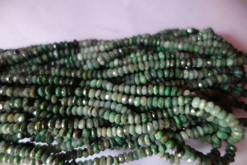 राउंड ब्रिलिएंट कट एमराल्ड