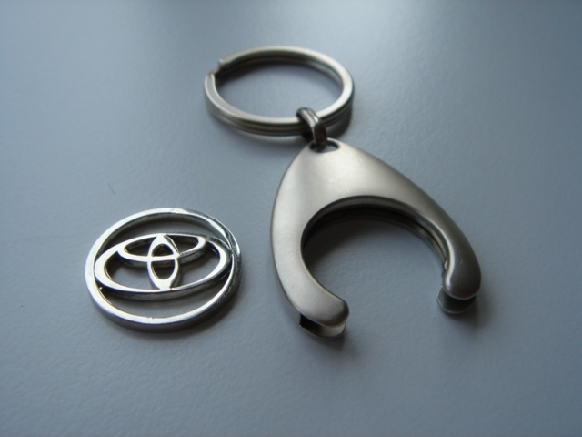 Car Logo Key Chain - Metal With Silver Plating | Professional Design, Moq 5000 Pieces, Oem/odm, Direct Shipping Worldwide