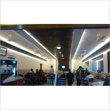 डिजाइनर फॉल्स सीलिंग वीप्लांक का उपयोग किया गया