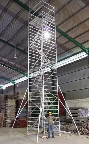 ट्रॉली स्टैंड सीढ़ी