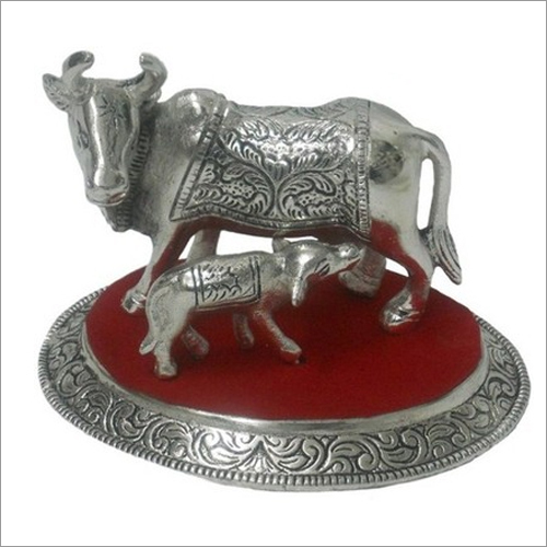गाय और बछड़े का हस्तशिल्प