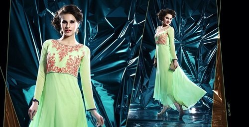 डिजाइनर कुर्तियां ऑनलाइन