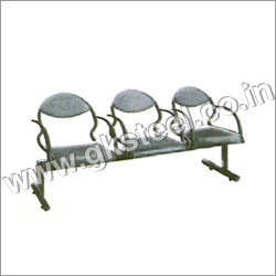 छिद्रित धातु की कुर्सी