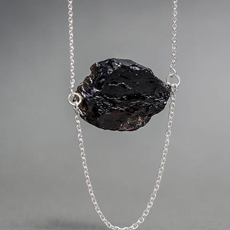 फैशनेबल चांदी का पेंडेंट