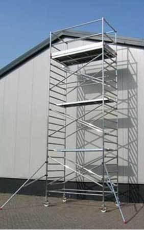 Aluminium scaffolding without internal Ladder