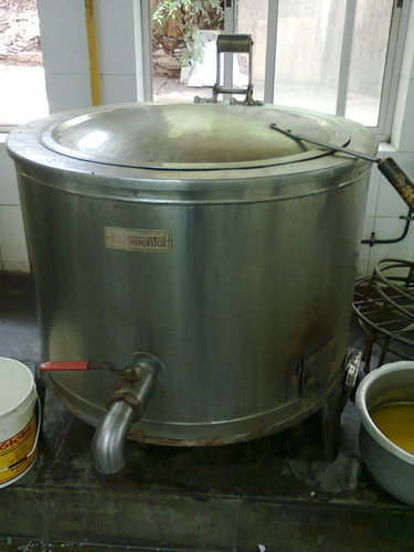 इलेक्ट्रिक / गैस चालित चावल उबालने वाले