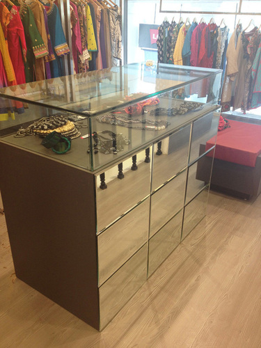 लकड़ी का प्रदर्शन तालिका