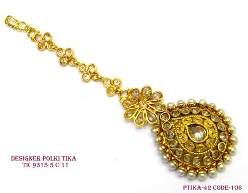 व्हाइट स्टोन अराउंड पर्ल जेंडर: महिलाएं