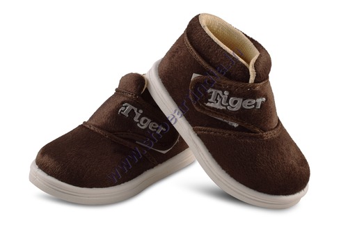 बच्चों के जूते