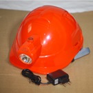 हेलमेट के साथ हेड लैंप