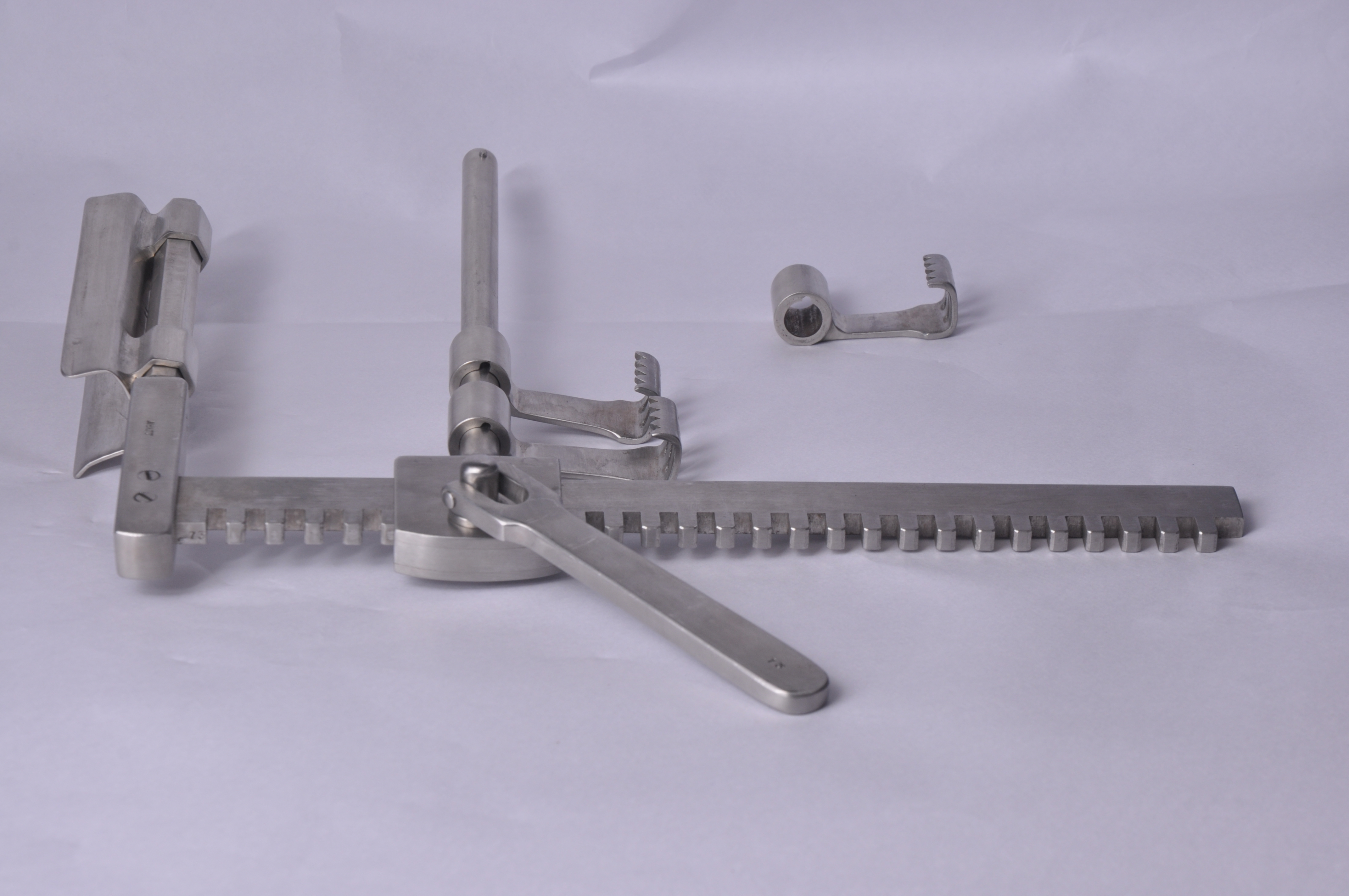 Steel Memory Retractor