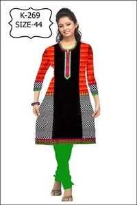 काली कुर्तियाँ