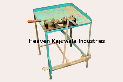 मैनुअल काजू नट कटर गुजरात