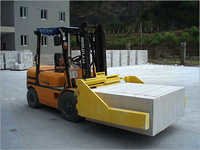 AAC ईंटों को पकड़ने वाला वाहन