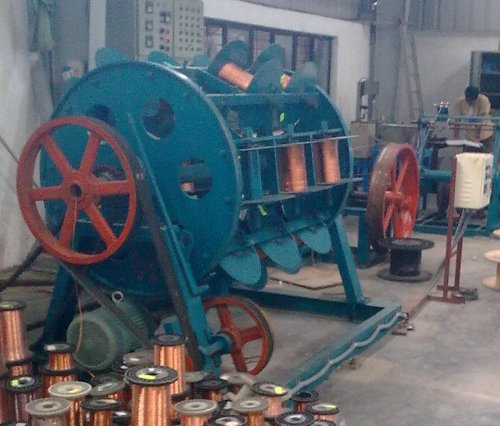 स्ट्रैंडिंग मशीन