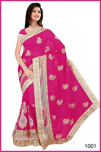 हाथ से कढ़ाई की हुई साड़ी