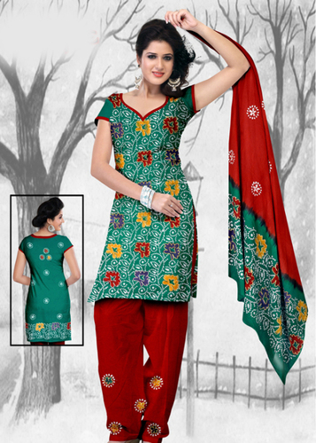 दुपट्टे के साथ हरा प्रिंटेड कॉटन सेमी-स्टिच्ड सूट