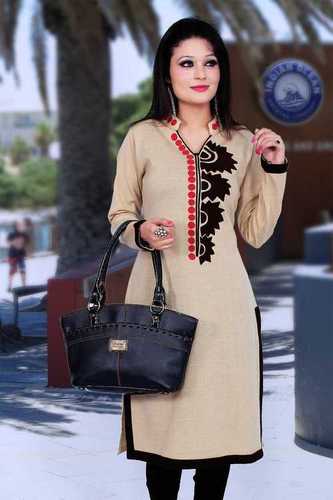 लड़कियों के स्टाइलिश कुर्तियाँ