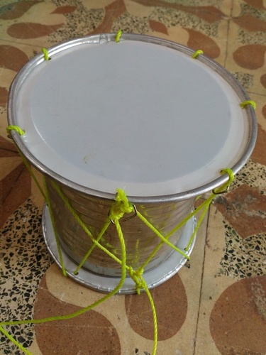 ढोल बजाना