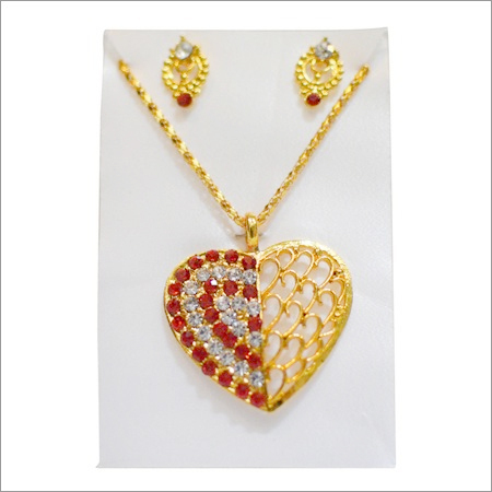 स्टोन पेंडेंट सेट