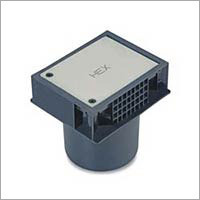 प्लास्टिक अर्थ पिट