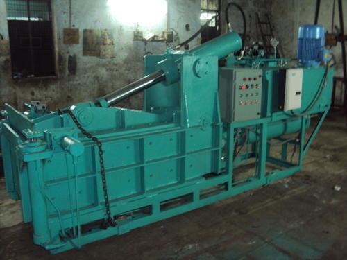 Hydraulic Scrap Baling Press - Color: Green