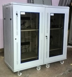 RACKOM 24U नेटवर्क DVR NVR रैक