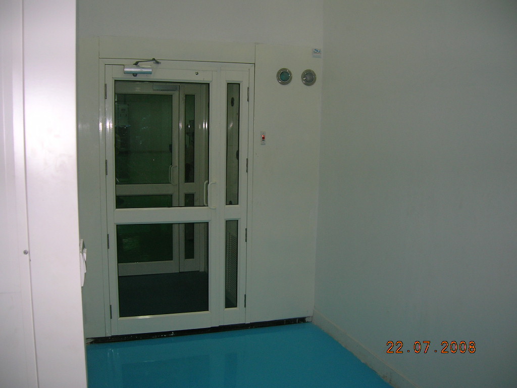 Cleanroom Air Shower - Stainless Steel, Compact Design , High-efficiency Particulate Filtration System