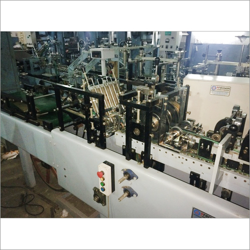 कैश कवर पेस्टिंग मशीन